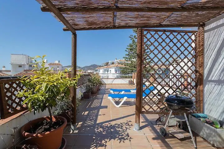 1 Bedroom Penthouse With Pool Access, Nerja Centre